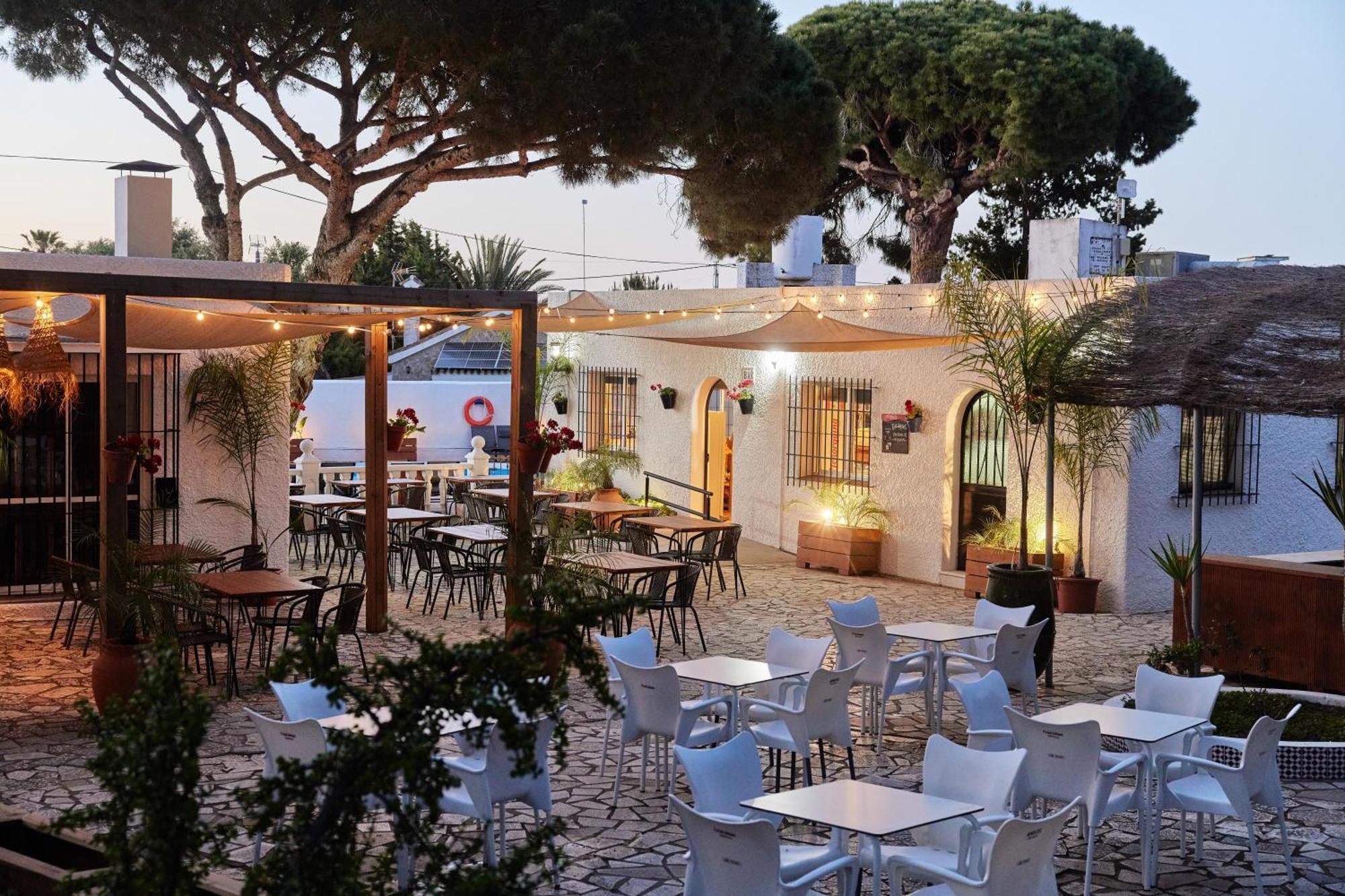 Taiga Conil Hotel Conil De La Frontera Exterior photo